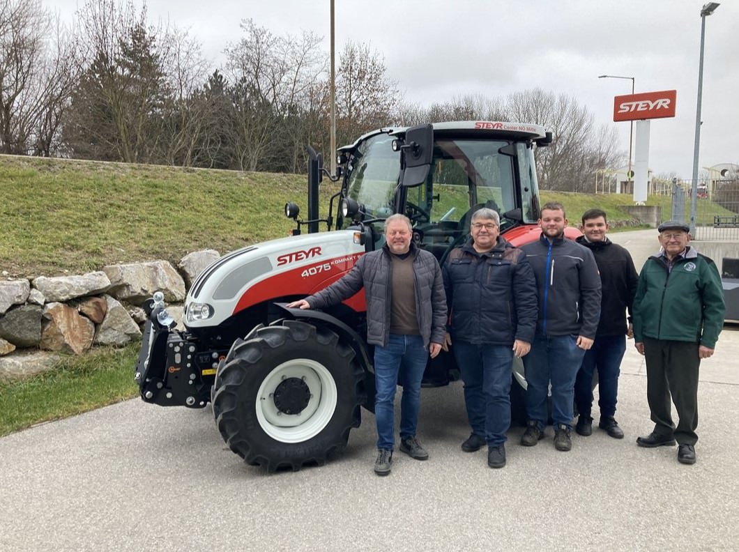 Steyr Kompakt 4075 S