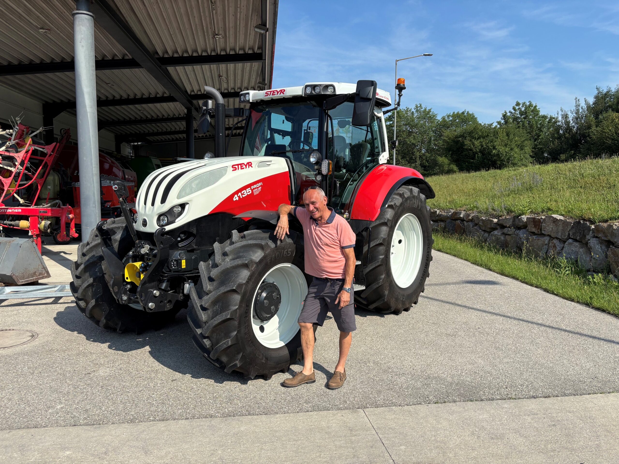 Traktorübergabe: STEYR Profi 4135