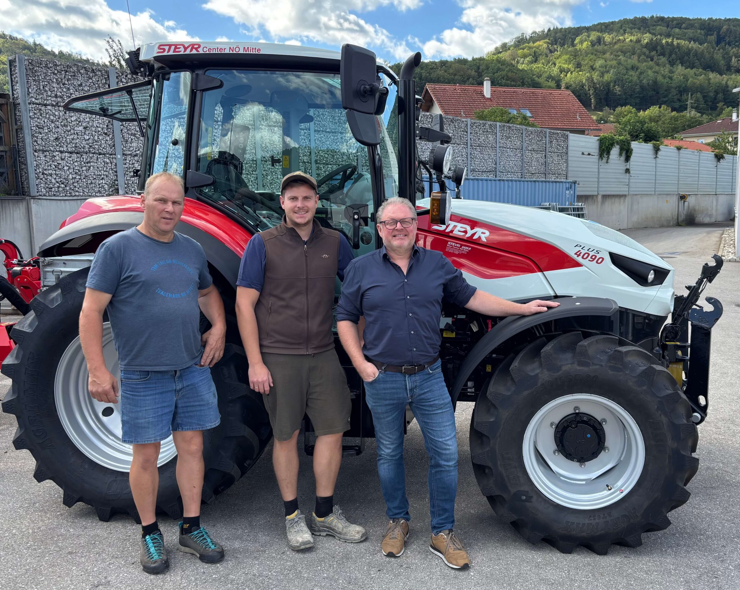 Traktorübergabe: STEYR Plus 4090